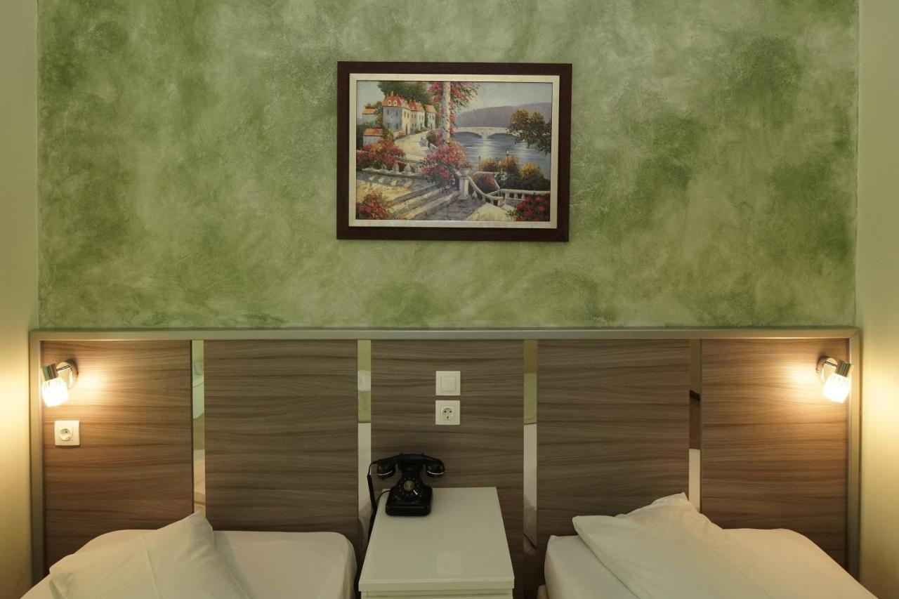 Socrates Hotel Athens Exterior photo